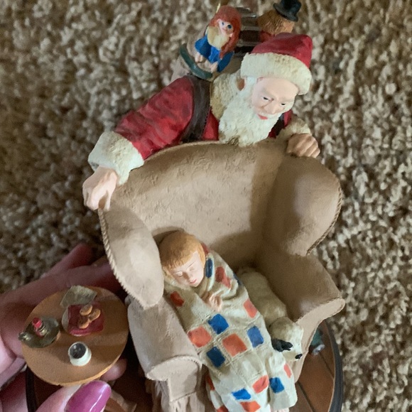 Norman Rockwell Christmas dream figurine - Picture 6 of 8